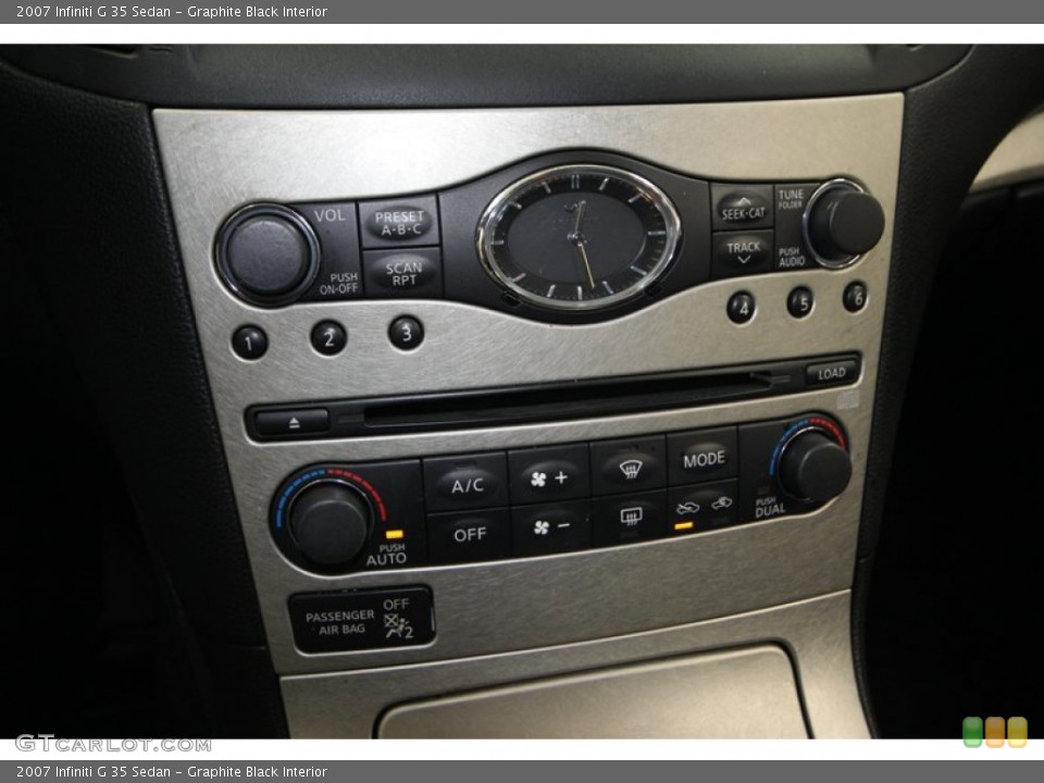 Graphite Black Interior Controls for the 2007 Infiniti G 35 Sedan #68678133