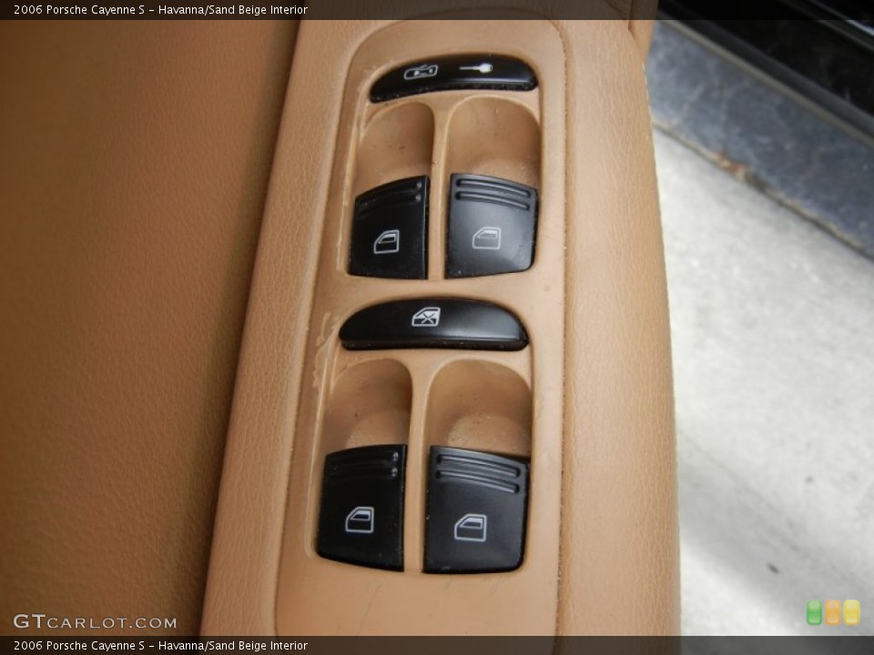 Havanna/Sand Beige Interior Controls for the 2006 Porsche Cayenne S #68687668