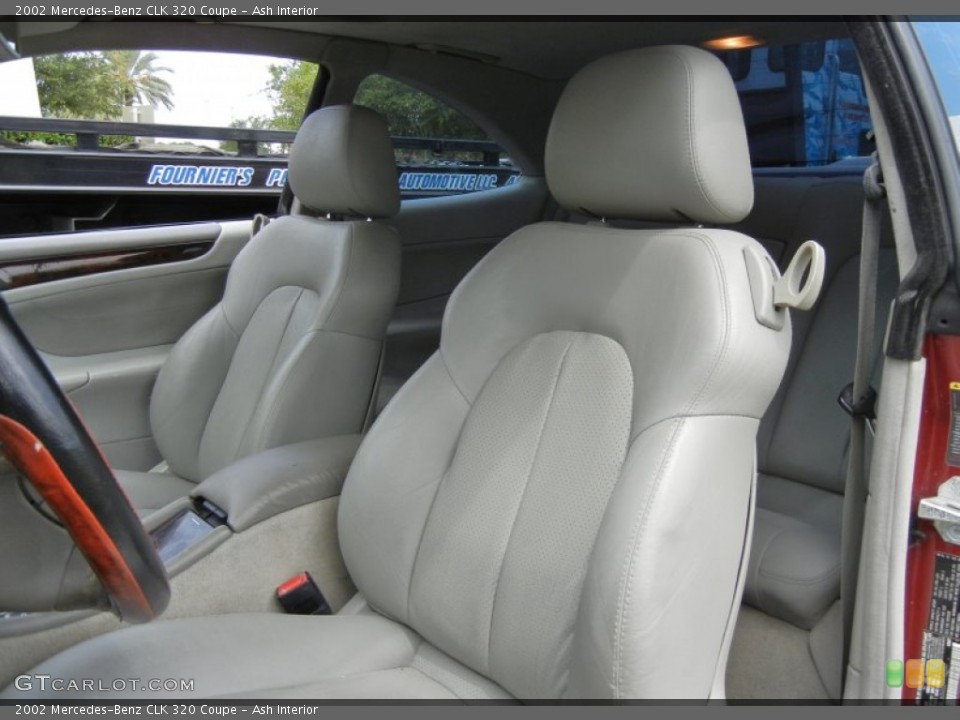 Ash Interior Photo for the 2002 Mercedes-Benz CLK 320 Coupe #68688157