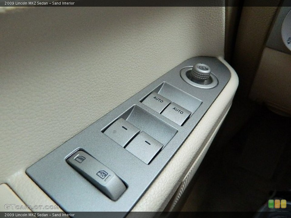 Sand Interior Controls for the 2009 Lincoln MKZ Sedan #68690374