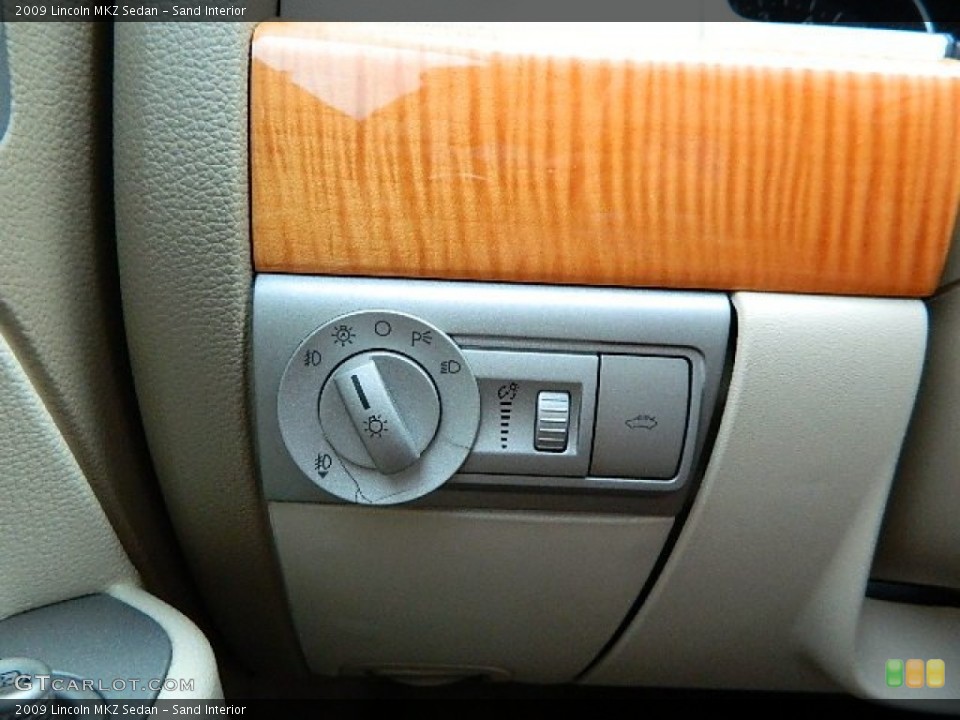 Sand Interior Controls for the 2009 Lincoln MKZ Sedan #68690383