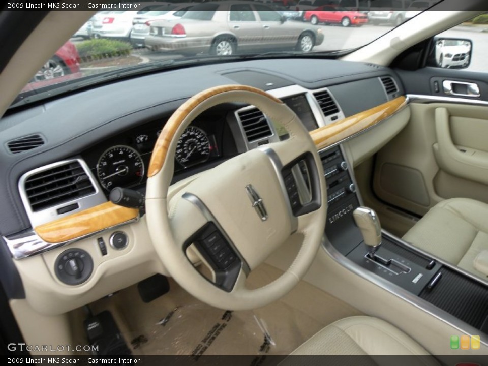Cashmere Interior Dashboard for the 2009 Lincoln MKS Sedan #68692570