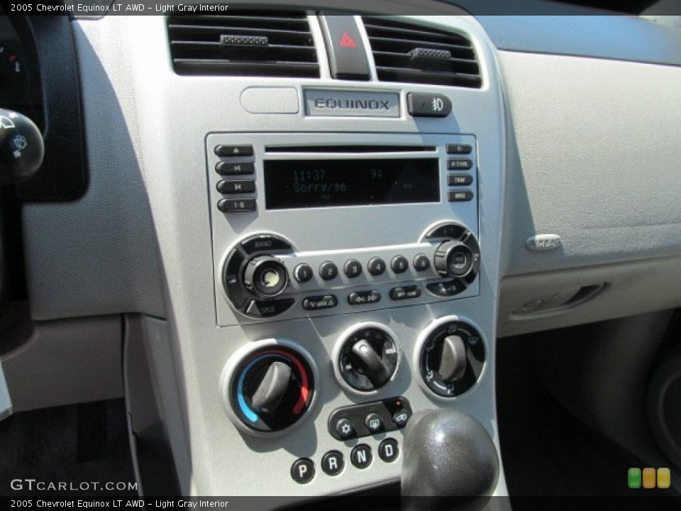 Light Gray Interior Controls for the 2005 Chevrolet Equinox LT AWD #68697064
