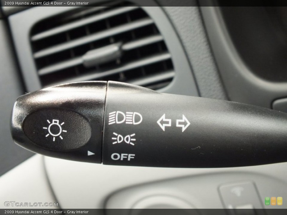 Gray Interior Controls for the 2009 Hyundai Accent GLS 4 Door #68709610