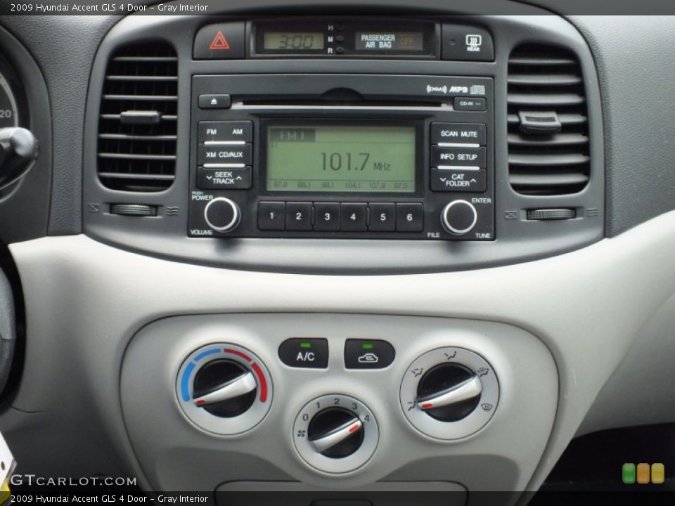 Gray Interior Controls for the 2009 Hyundai Accent GLS 4 Door #68709637