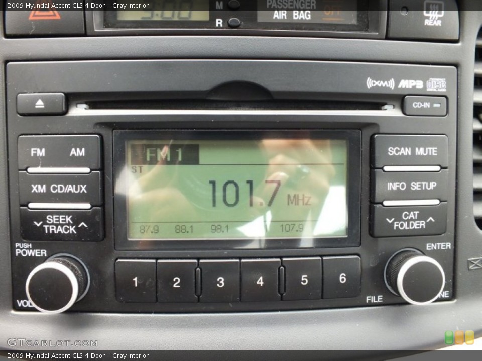 Gray Interior Audio System for the 2009 Hyundai Accent GLS 4 Door #68709655