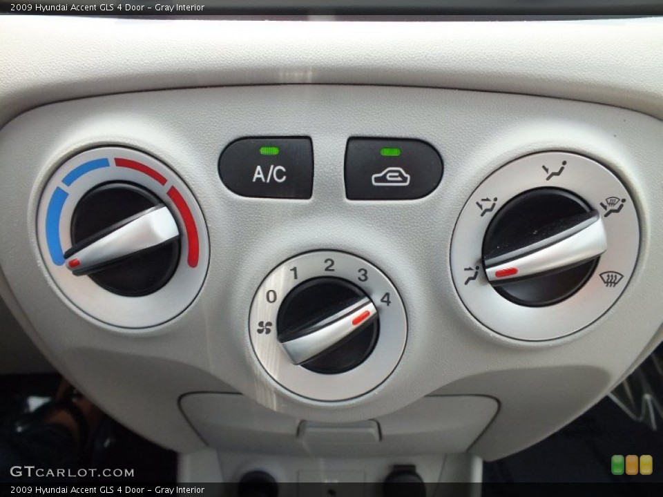 Gray Interior Controls for the 2009 Hyundai Accent GLS 4 Door #68709664