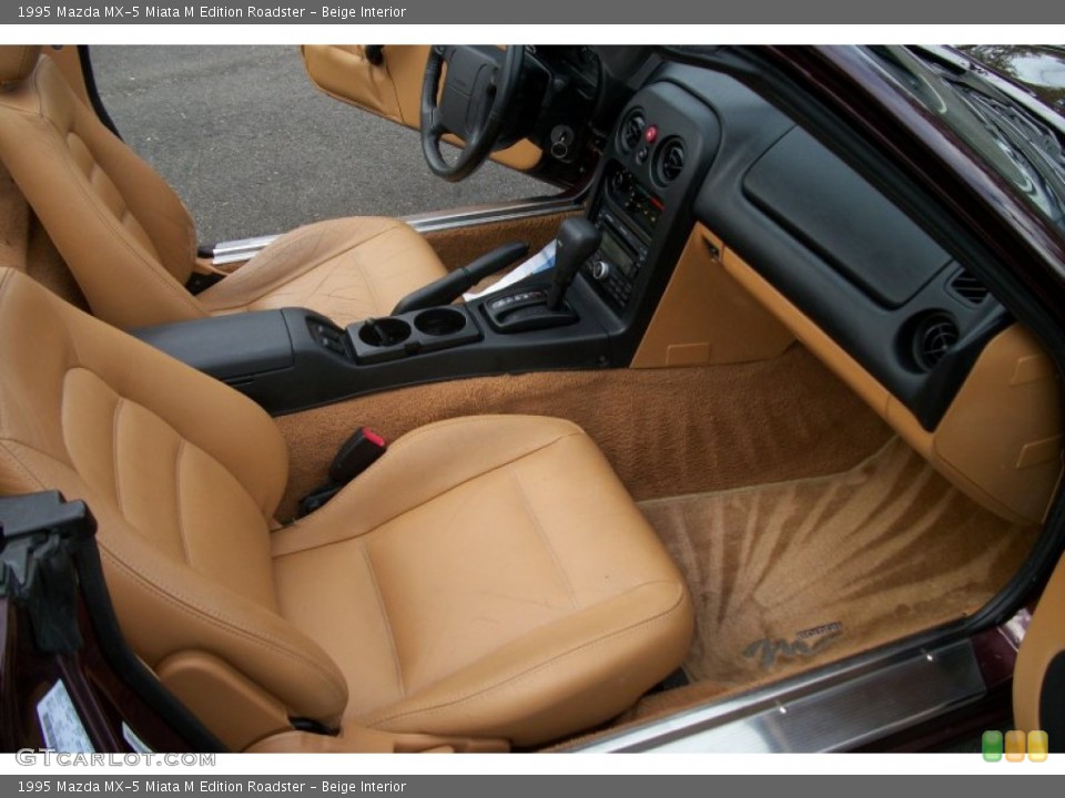 Beige Interior Photo for the 1995 Mazda MX-5 Miata M Edition Roadster #68712712