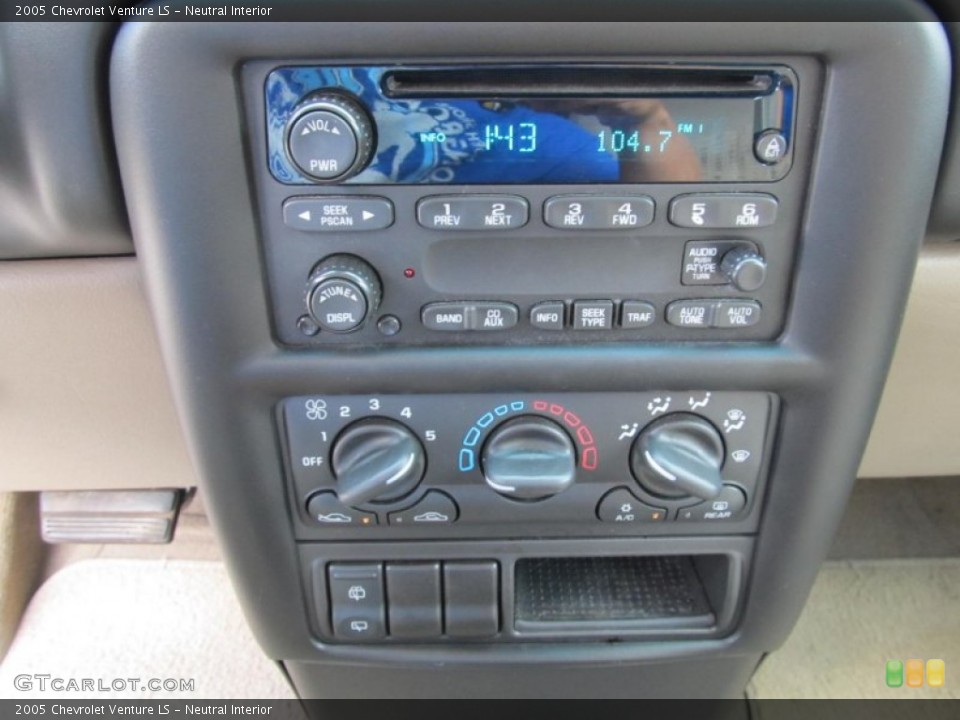 Neutral Interior Controls for the 2005 Chevrolet Venture LS #68718178