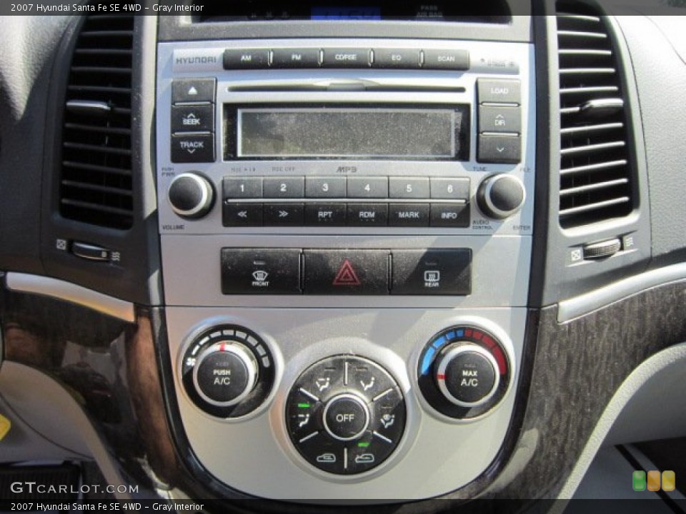 Gray Interior Controls for the 2007 Hyundai Santa Fe SE 4WD #68721187