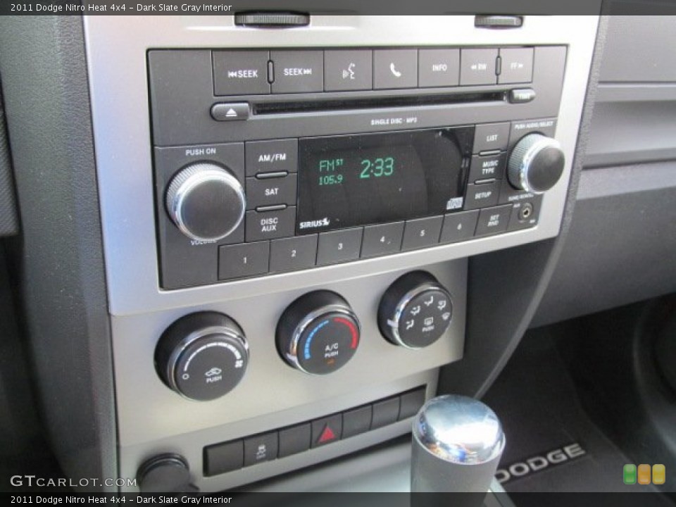Dark Slate Gray Interior Controls for the 2011 Dodge Nitro Heat 4x4 #68722012
