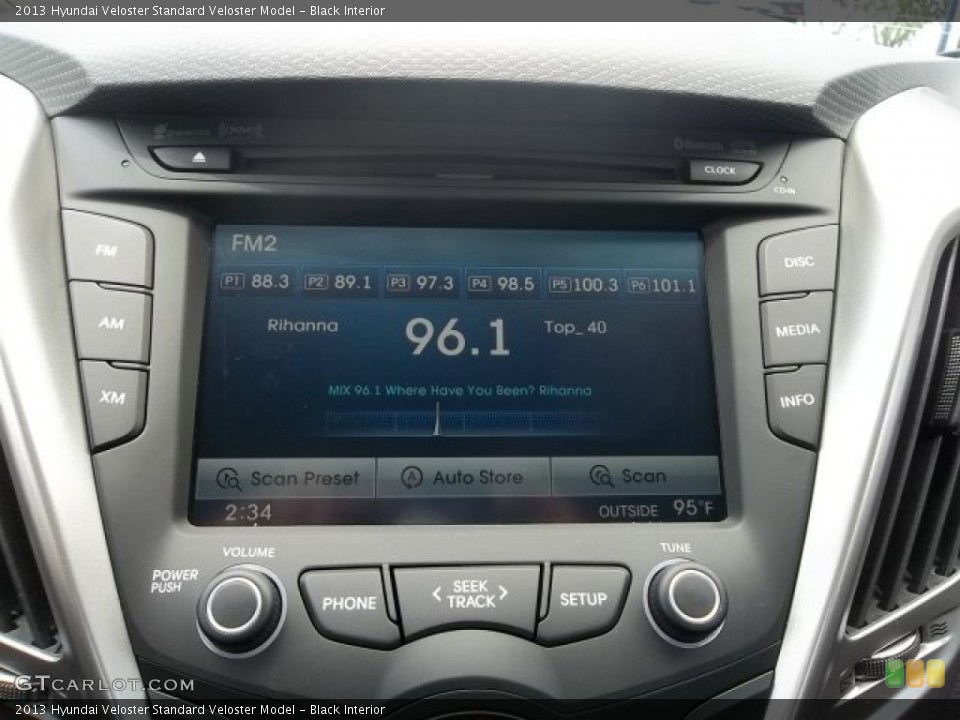 Black Interior Controls for the 2013 Hyundai Veloster  #68729167