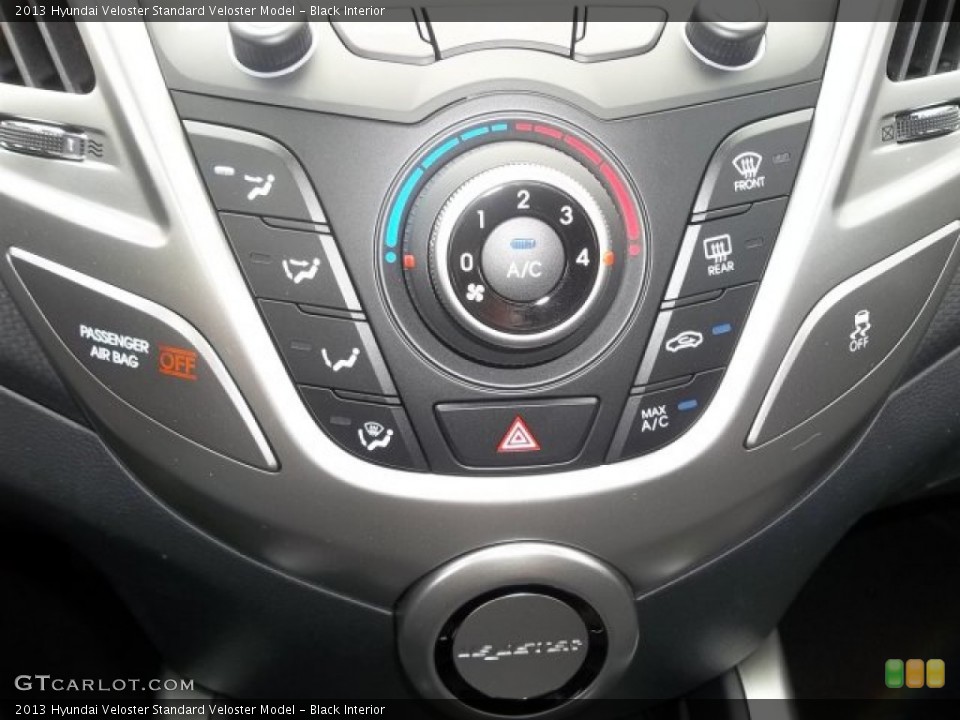 Black Interior Controls for the 2013 Hyundai Veloster  #68729176