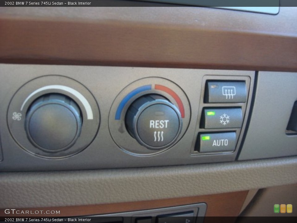 Black Interior Controls for the 2002 BMW 7 Series 745Li Sedan #68737888