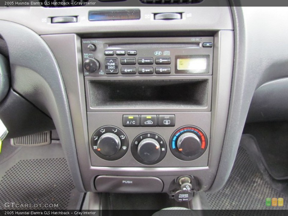 Gray Interior Controls for the 2005 Hyundai Elantra GLS Hatchback #68740799