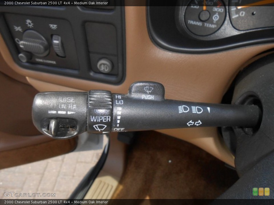 Medium Oak Interior Controls for the 2000 Chevrolet Suburban 2500 LT 4x4 #68742313