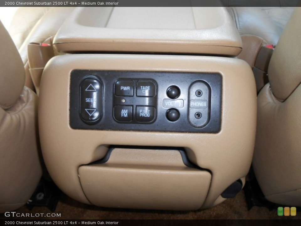 Medium Oak Interior Controls for the 2000 Chevrolet Suburban 2500 LT 4x4 #68742339