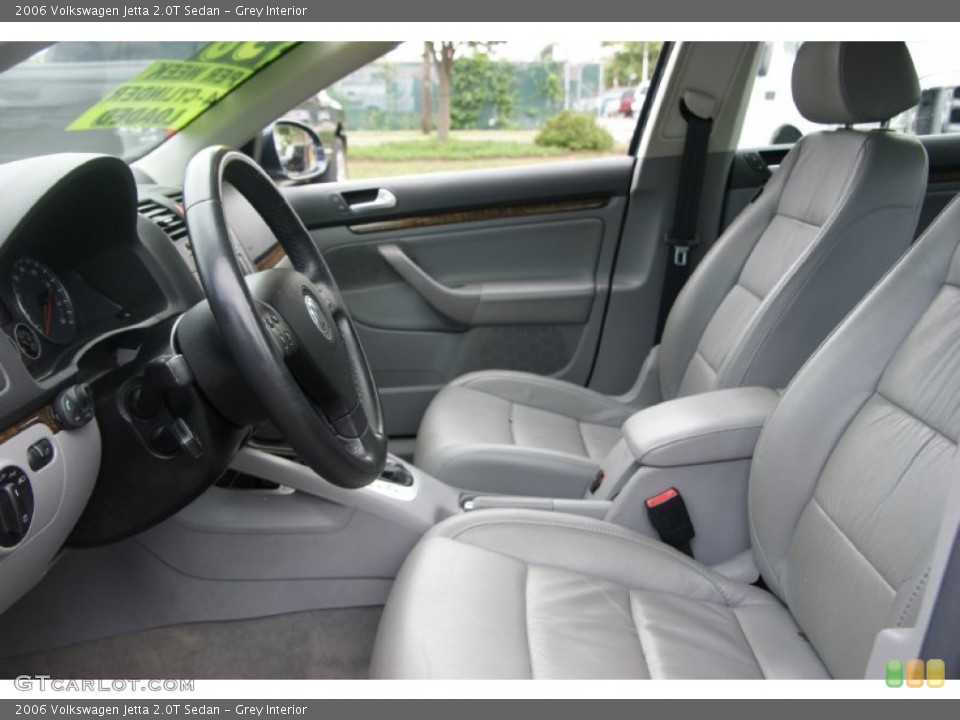 Grey Interior Photo for the 2006 Volkswagen Jetta 2.0T Sedan #68747515
