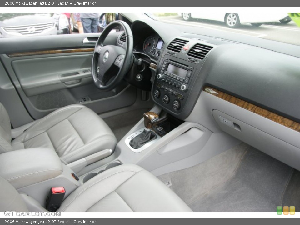 Grey Interior Photo for the 2006 Volkswagen Jetta 2.0T Sedan #68747596