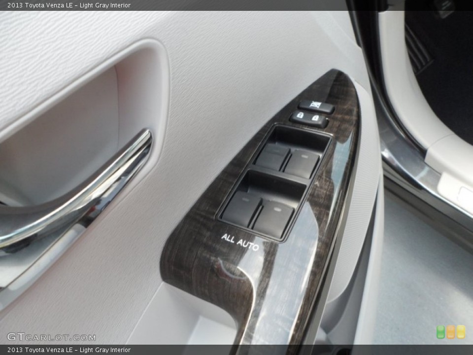 Light Gray Interior Controls for the 2013 Toyota Venza LE #68752300