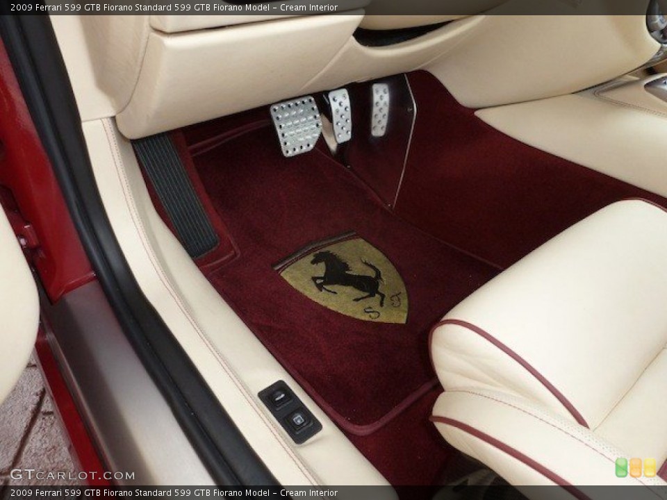 Cream Interior Controls for the 2009 Ferrari 599 GTB Fiorano  #68764540