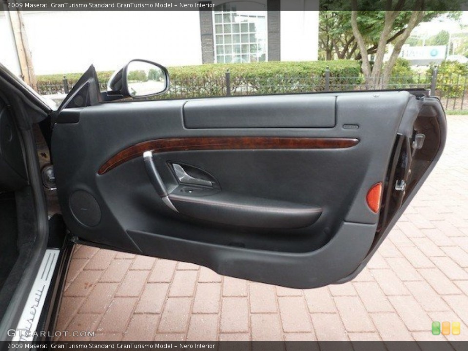Nero Interior Door Panel for the 2009 Maserati GranTurismo  #68764920
