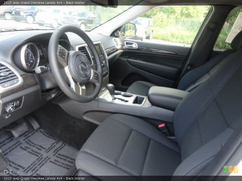 Black Interior Photo for the 2013 Jeep Grand Cherokee Laredo 4x4 #68769430