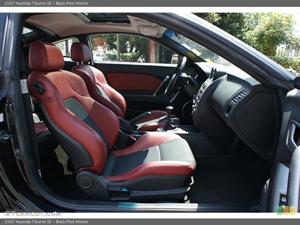 Black/Red Interior Photo for the 2007 Hyundai Tiburon SE #68780175