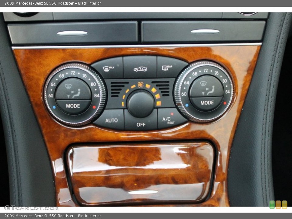 Black Interior Controls for the 2009 Mercedes-Benz SL 550 Roadster #68789138