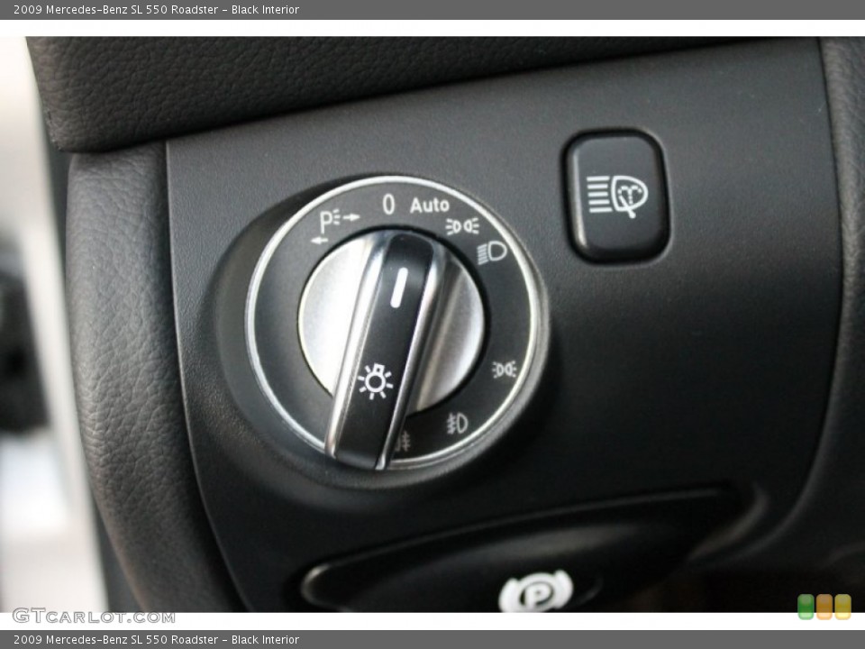 Black Interior Controls for the 2009 Mercedes-Benz SL 550 Roadster #68789204