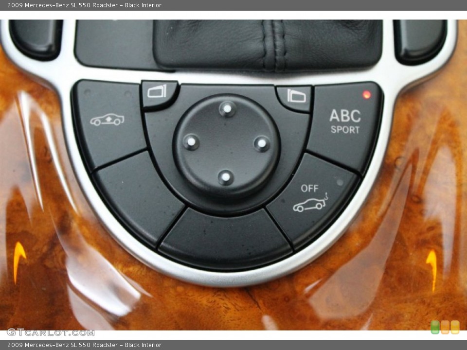 Black Interior Controls for the 2009 Mercedes-Benz SL 550 Roadster #68789264