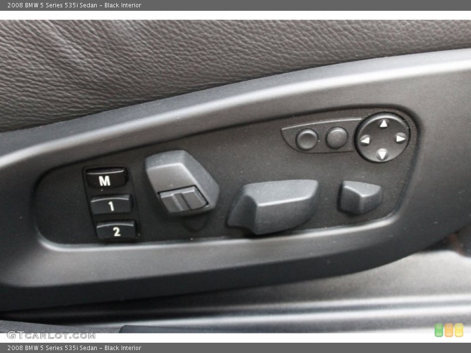 Black Interior Controls for the 2008 BMW 5 Series 535i Sedan #68789603