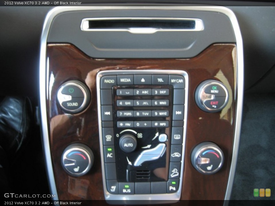 Off Black Interior Controls for the 2012 Volvo XC70 3.2 AWD #68794472