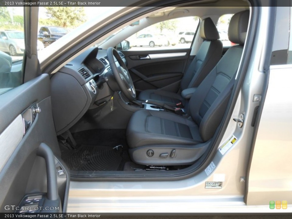Titan Black Interior Photo for the 2013 Volkswagen Passat 2.5L SE #68813870
