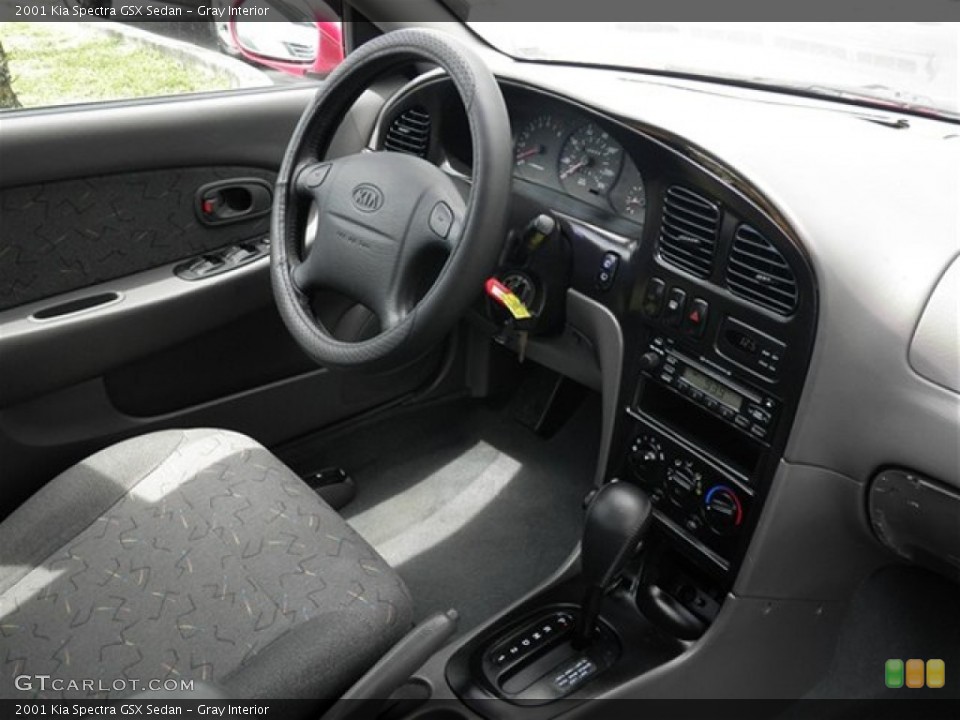 Gray Interior Photo for the 2001 Kia Spectra GSX Sedan #68818322
