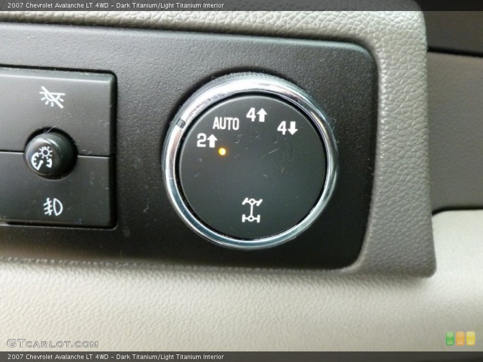 Dark Titanium/Light Titanium Interior Controls for the 2007 Chevrolet Avalanche LT 4WD #68834682