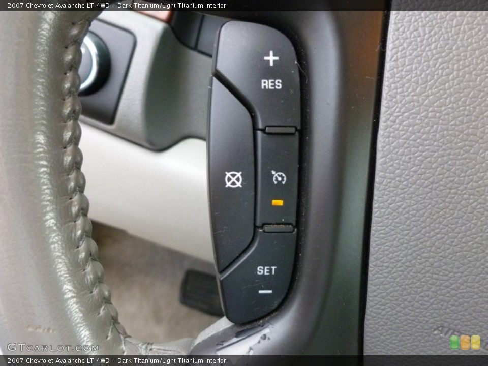 Dark Titanium/Light Titanium Interior Controls for the 2007 Chevrolet Avalanche LT 4WD #68834692