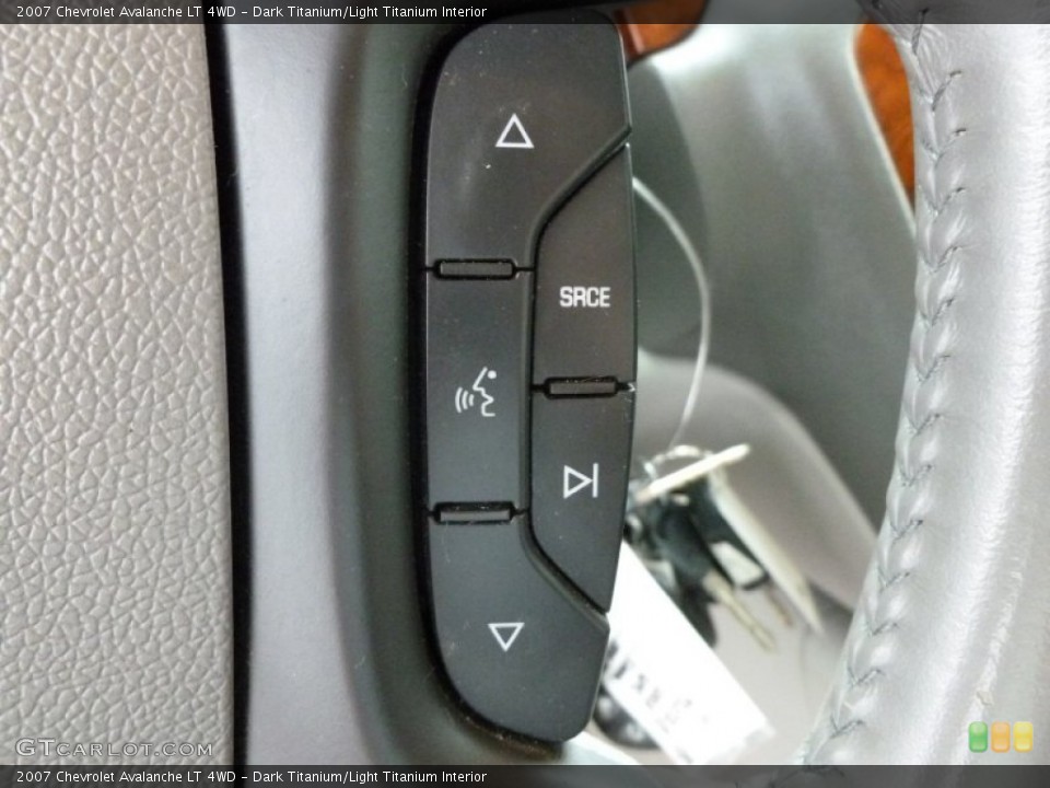 Dark Titanium/Light Titanium Interior Controls for the 2007 Chevrolet Avalanche LT 4WD #68834697