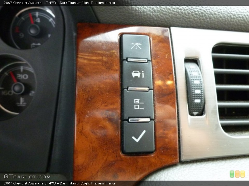 Dark Titanium/Light Titanium Interior Controls for the 2007 Chevrolet Avalanche LT 4WD #68834715
