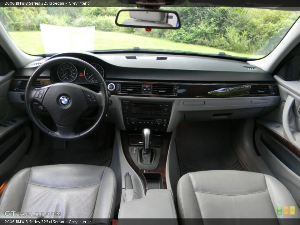 Grey Interior Dashboard for the 2006 BMW 3 Series 325xi Sedan #68838067