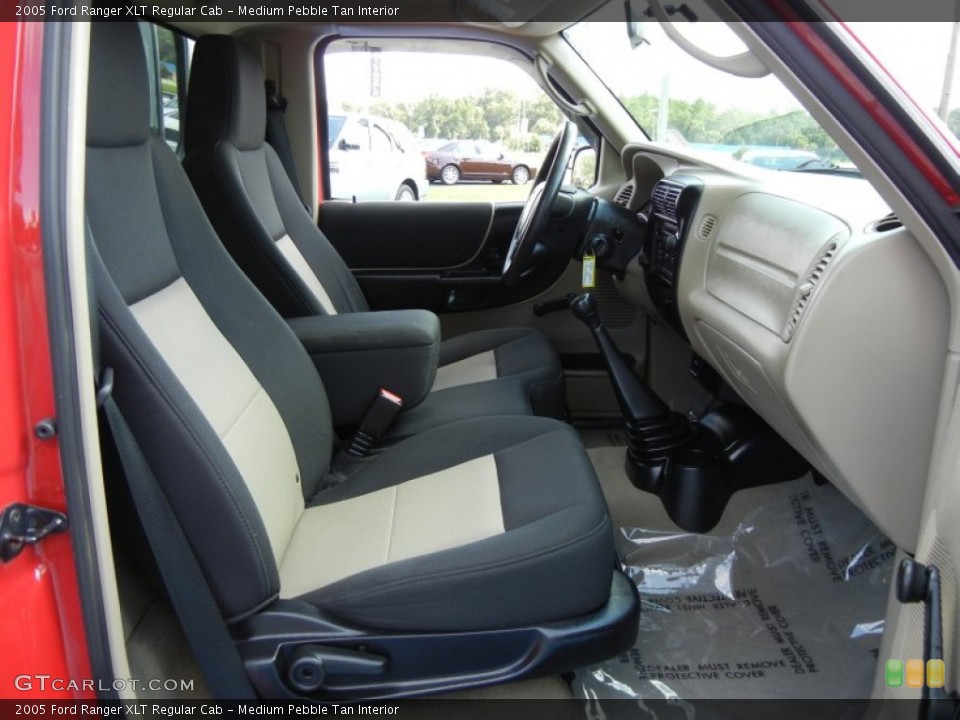 Medium Pebble Tan Interior Photo for the 2005 Ford Ranger XLT Regular Cab #68838180