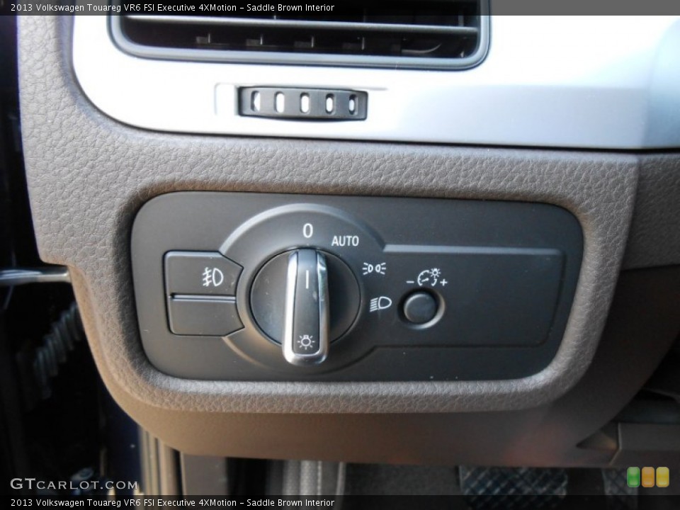 Saddle Brown Interior Controls for the 2013 Volkswagen Touareg VR6 FSI Executive 4XMotion #68864553