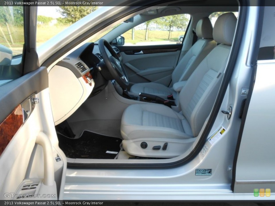 Moonrock Gray Interior Photo for the 2013 Volkswagen Passat 2.5L SEL #68865573