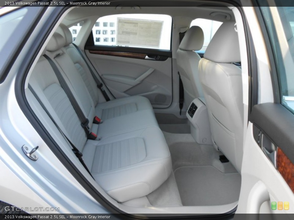 Moonrock Gray Interior Photo for the 2013 Volkswagen Passat 2.5L SEL #68865603