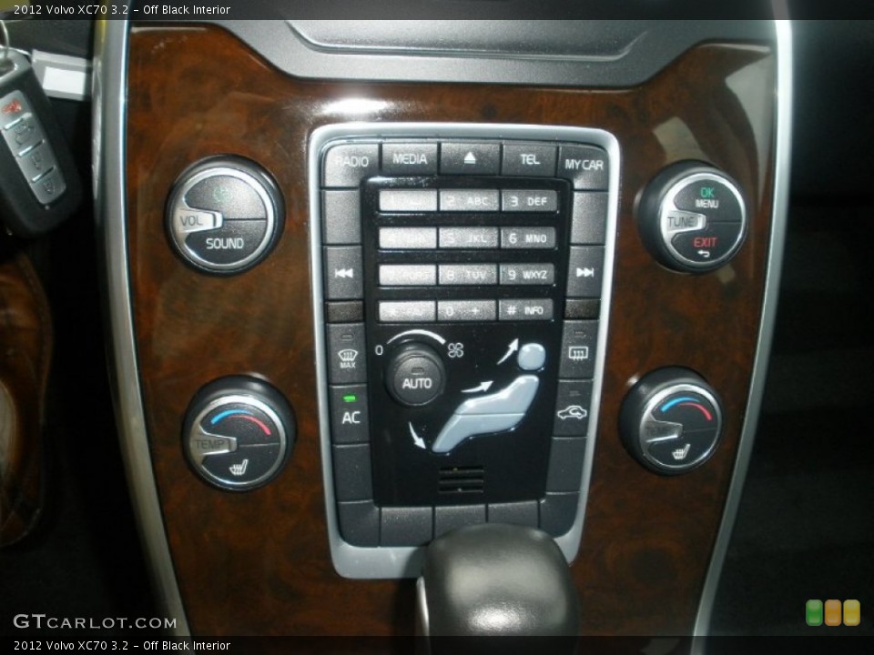 Off Black Interior Controls for the 2012 Volvo XC70 3.2 #68871408