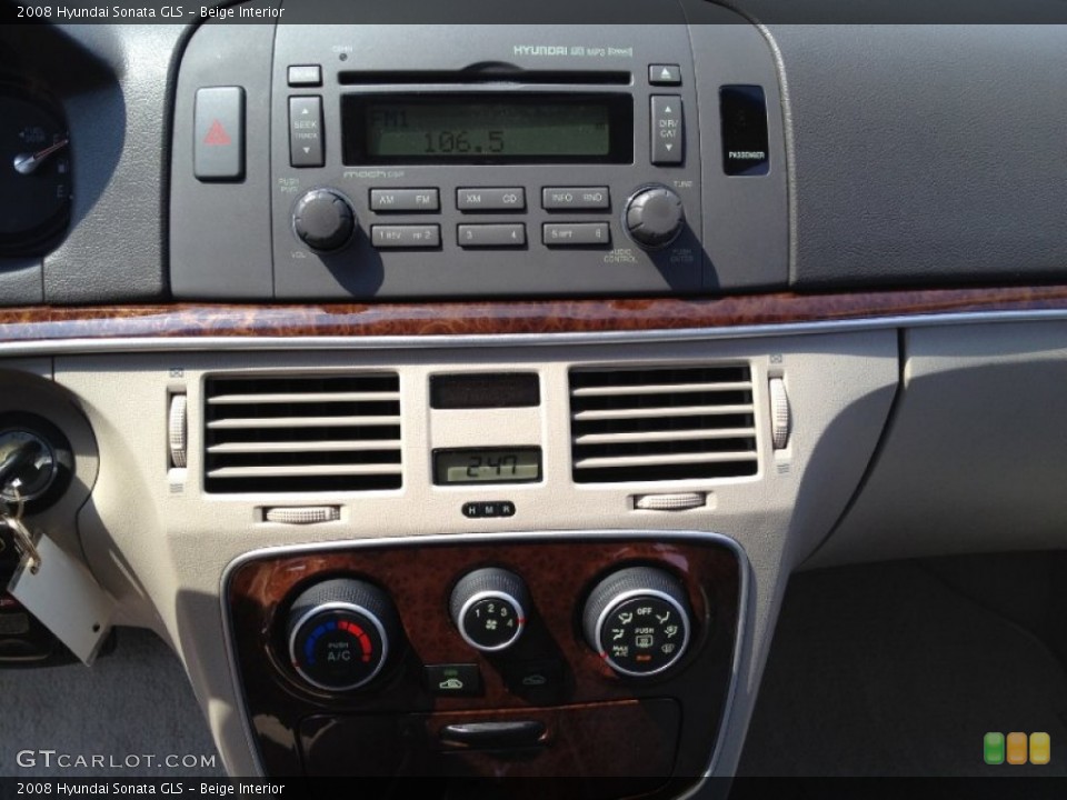 Beige Interior Controls for the 2008 Hyundai Sonata GLS #68892147