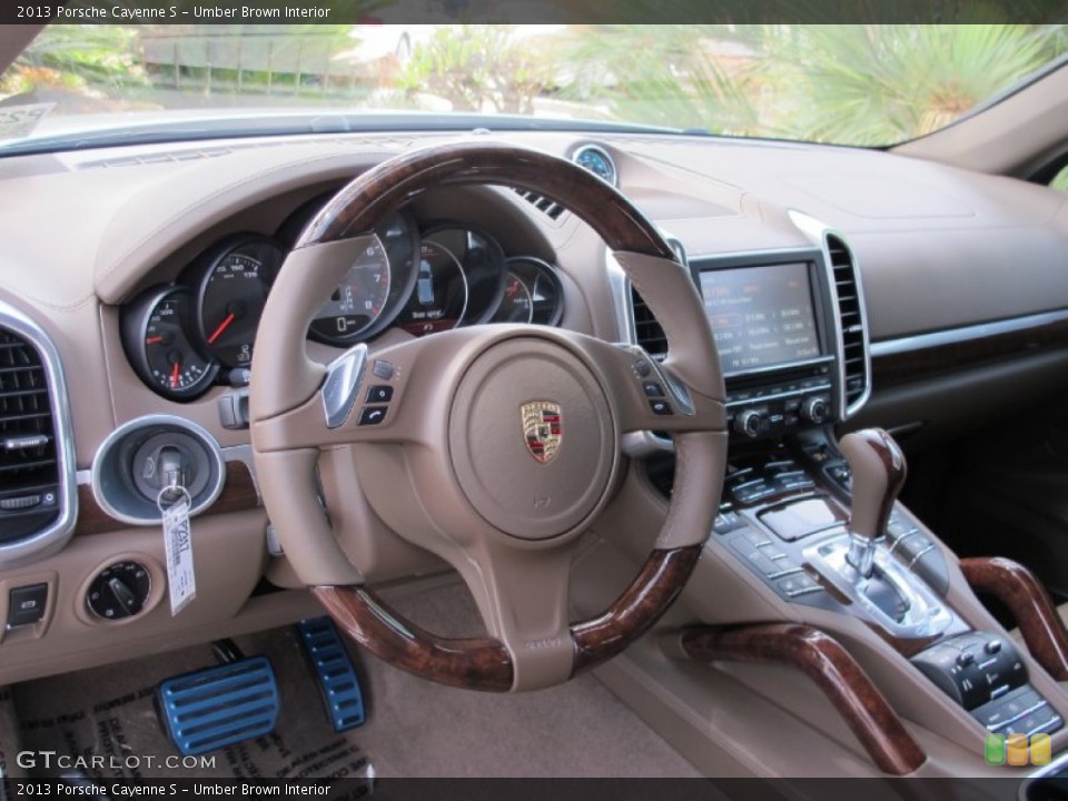 Umber Brown Interior Dashboard for the 2013 Porsche Cayenne S #68892624