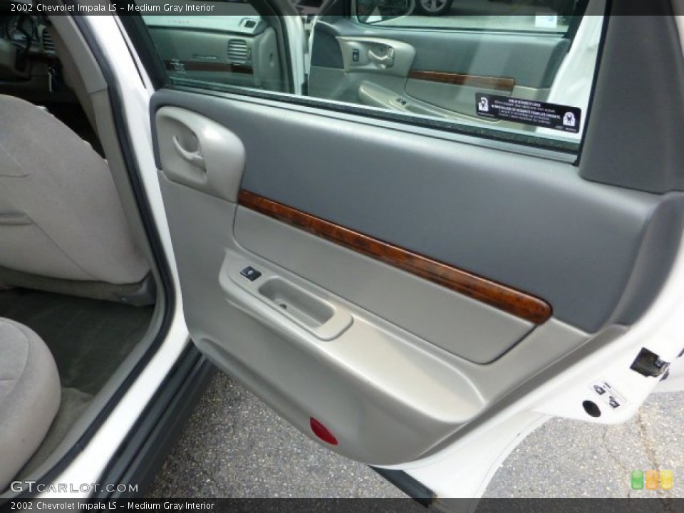Medium Gray Interior Door Panel for the 2002 Chevrolet Impala LS #68897316