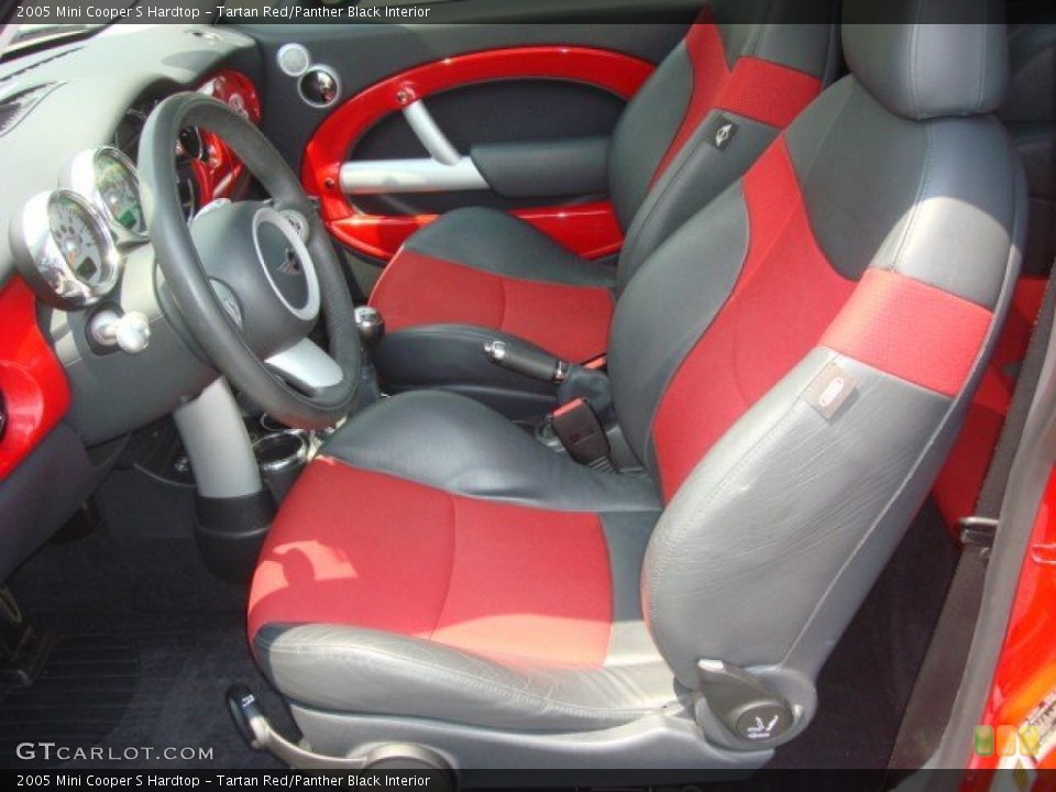 Tartan Red/Panther Black Interior Photo for the 2005 Mini Cooper S Hardtop #68914794