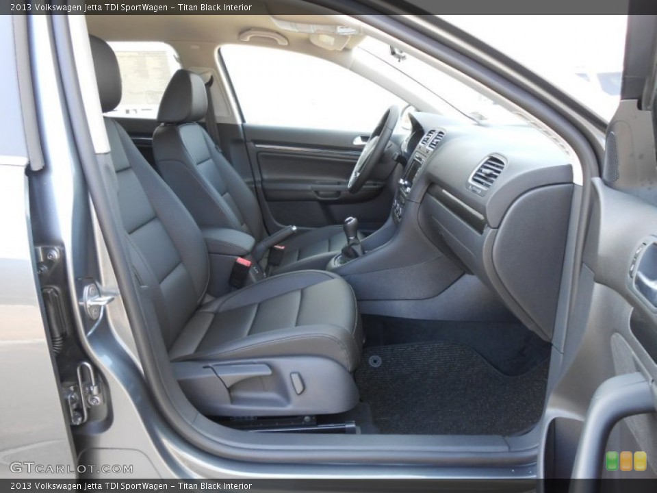 Titan Black Interior Photo for the 2013 Volkswagen Jetta TDI SportWagen #68922186